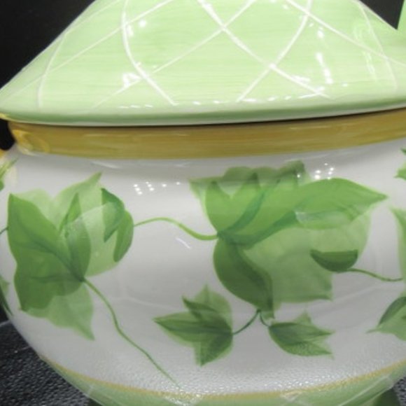 Vintage Waverly Soup Tureen. "Gazebo" Pattern. - Picture 2 of 7